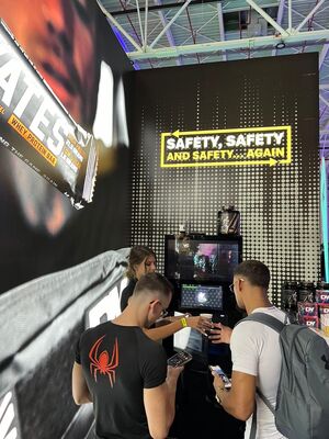 Touch Screen Instant Protein Vending Machine with hot and cold drinks suit in GYM